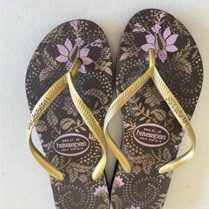 Gold havaianas flip flops-size 8
